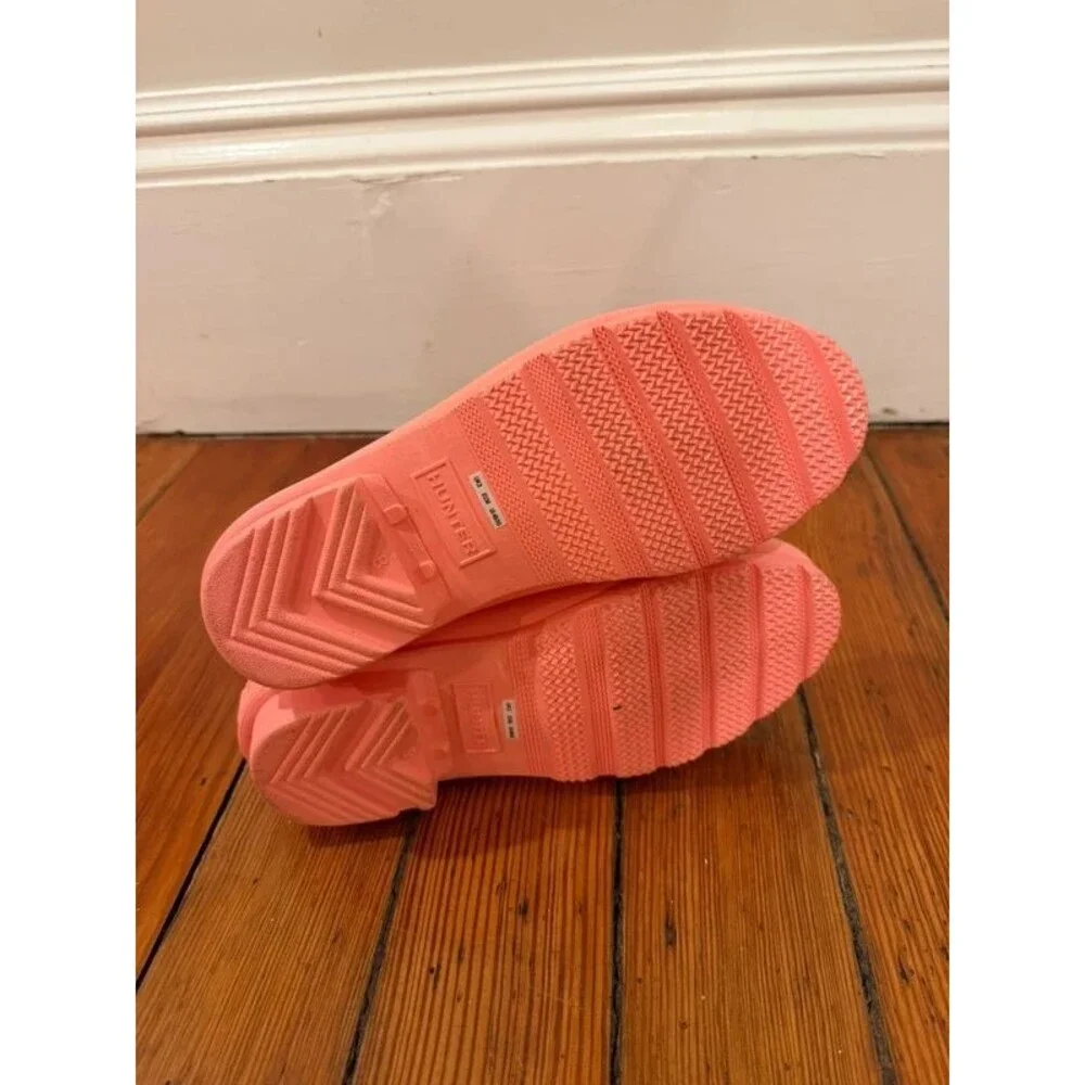 Glossy coral Hunter short boots size 5